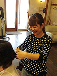 琴野 寛子